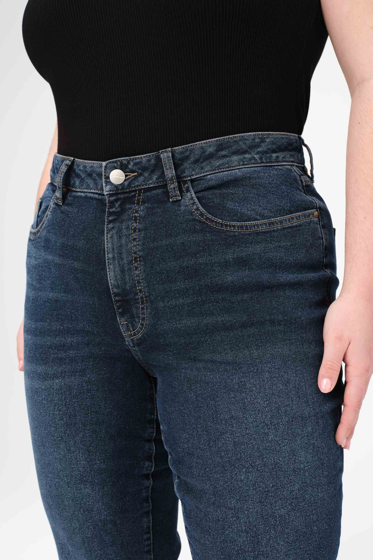 ASE PLUS - STRAIGHT JEANS | FAR FAR AWAY