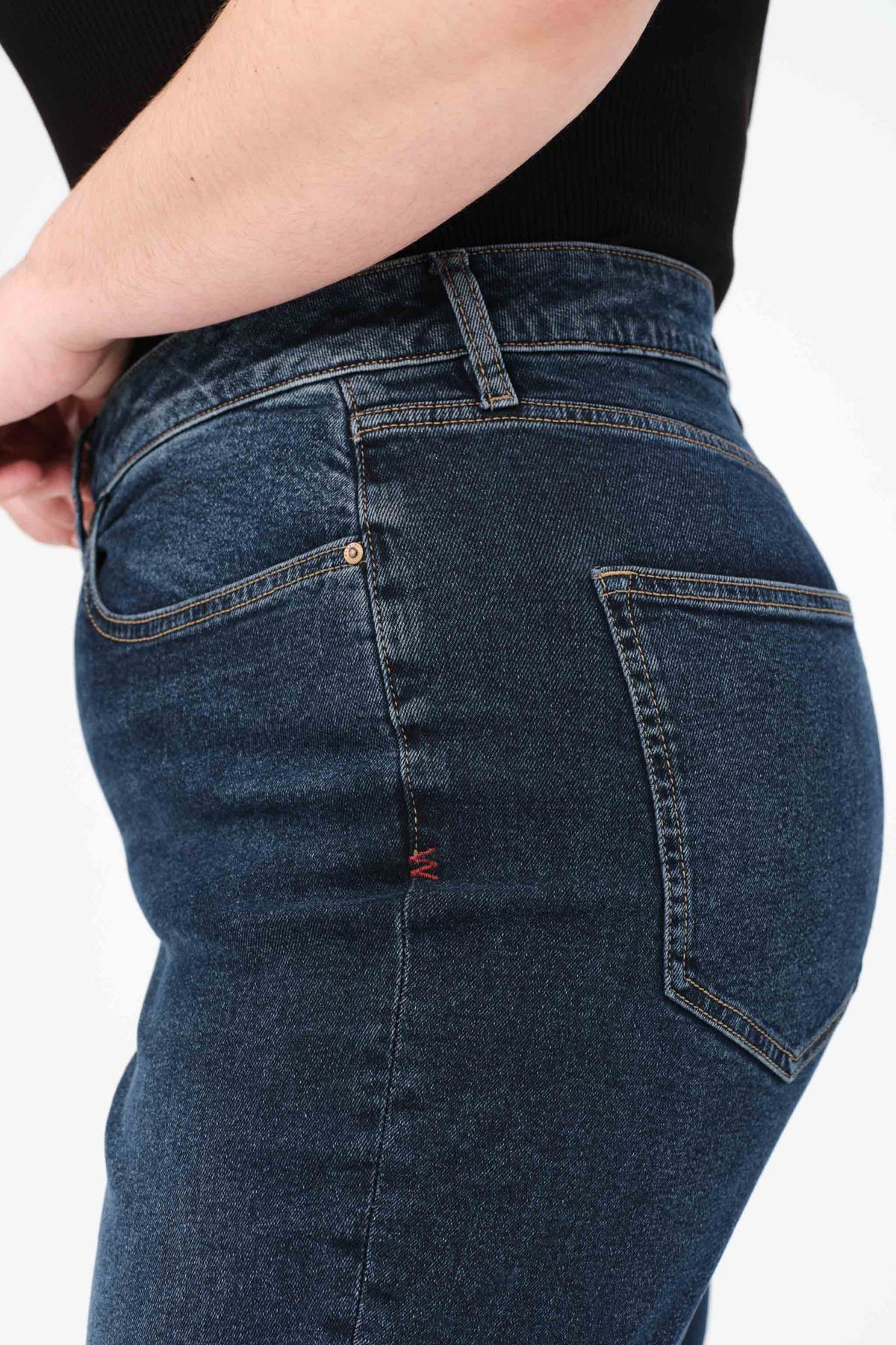 ASE PLUS - STRAIGHT JEANS | FAR FAR AWAY