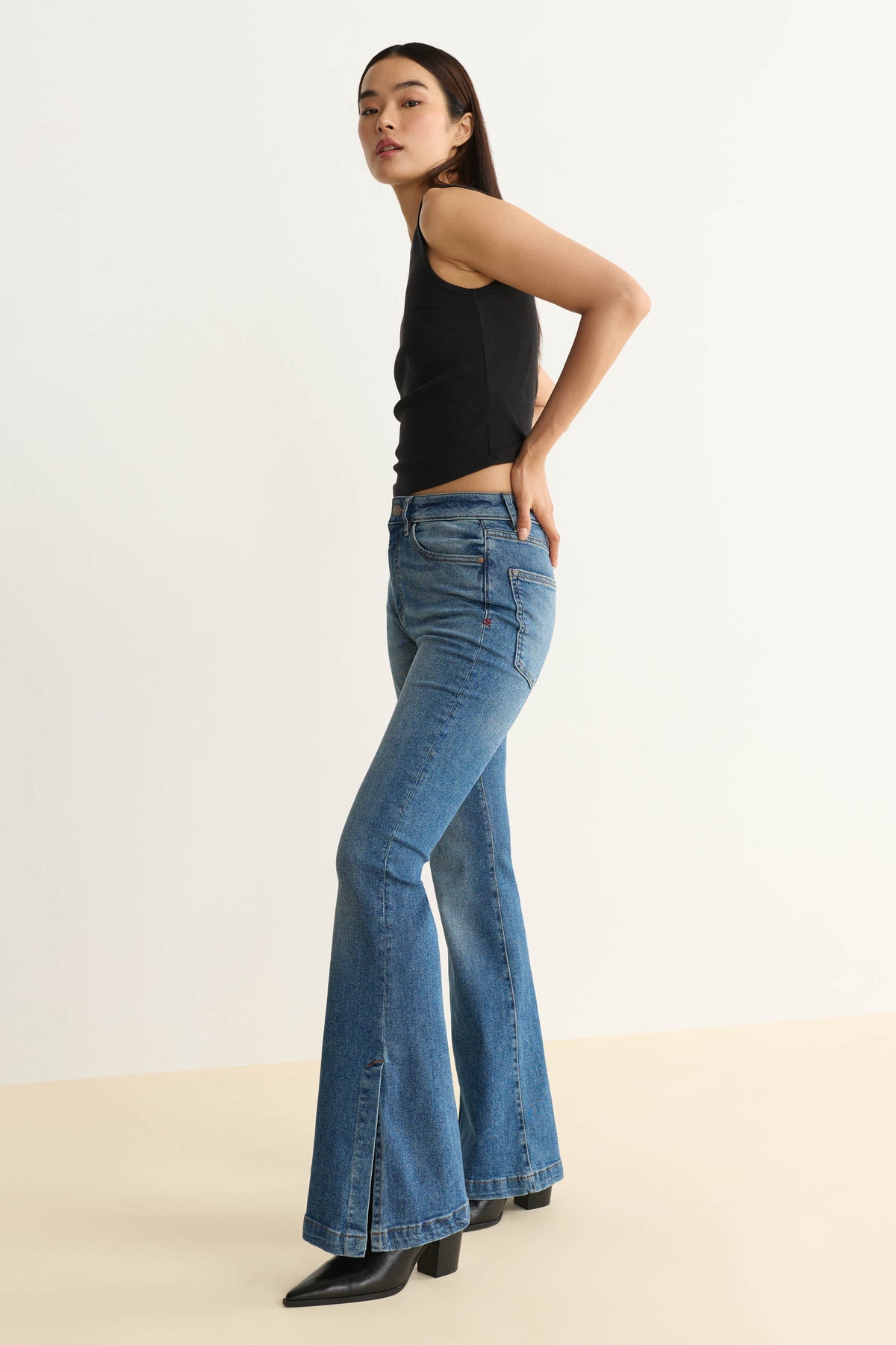 MIA - FLARE JEANS | ROWDY