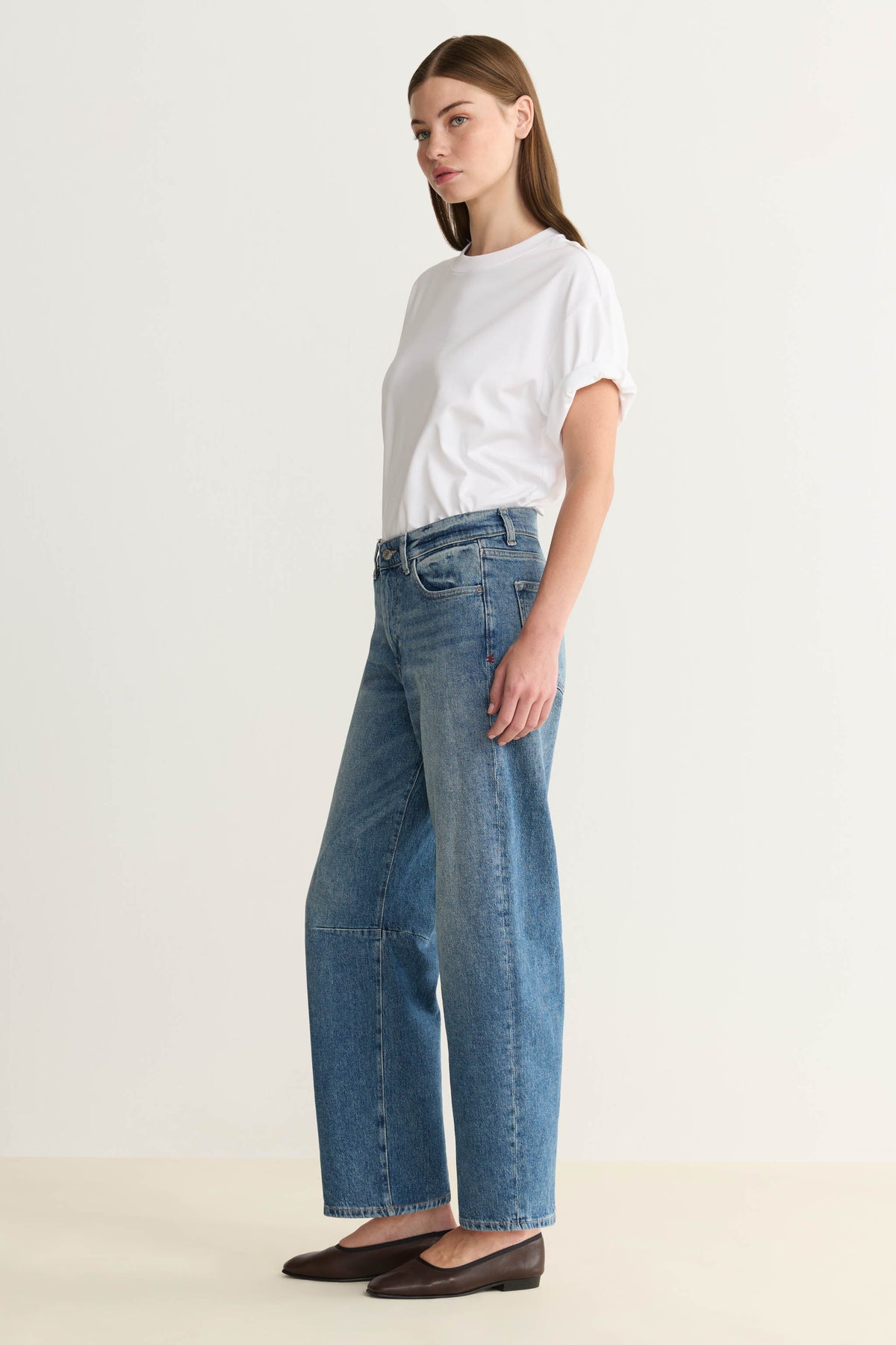 BNA - SOFT CURVE BARREL JEANS | SADIE