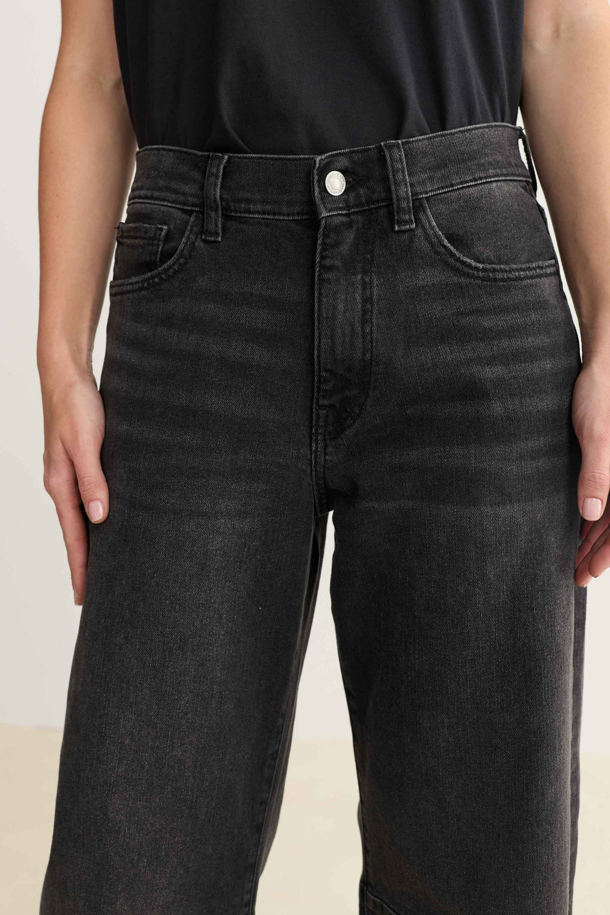BNA - SOFT CURVE BARREL JEANS | IN THE NIGHT