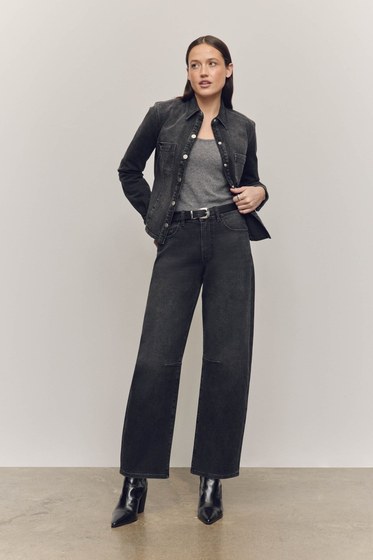 BNA - SOFT CURVE BARREL JEANS | IN THE NIGHT