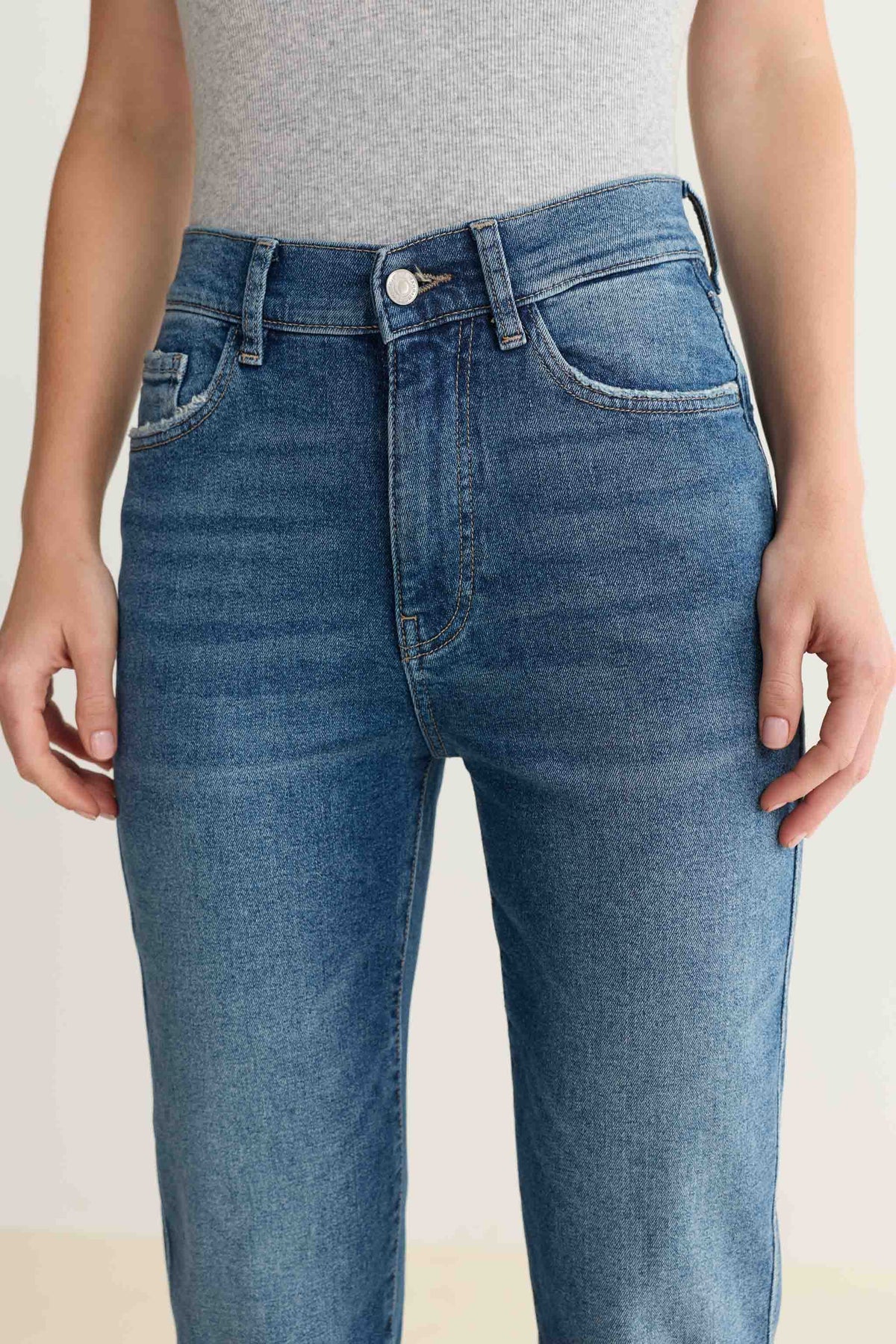 ASE - STRAIGHT JEANS | CITY GIRL