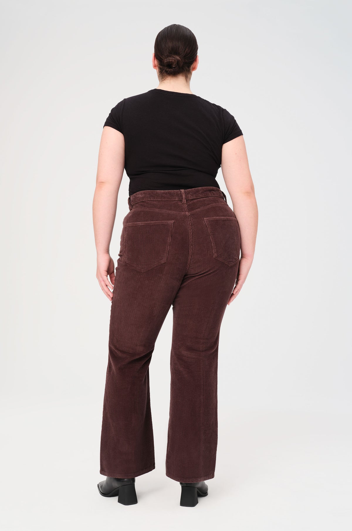 NAO PLUS - HIGH RISE BOOTCUT JEANS | AMERICANO