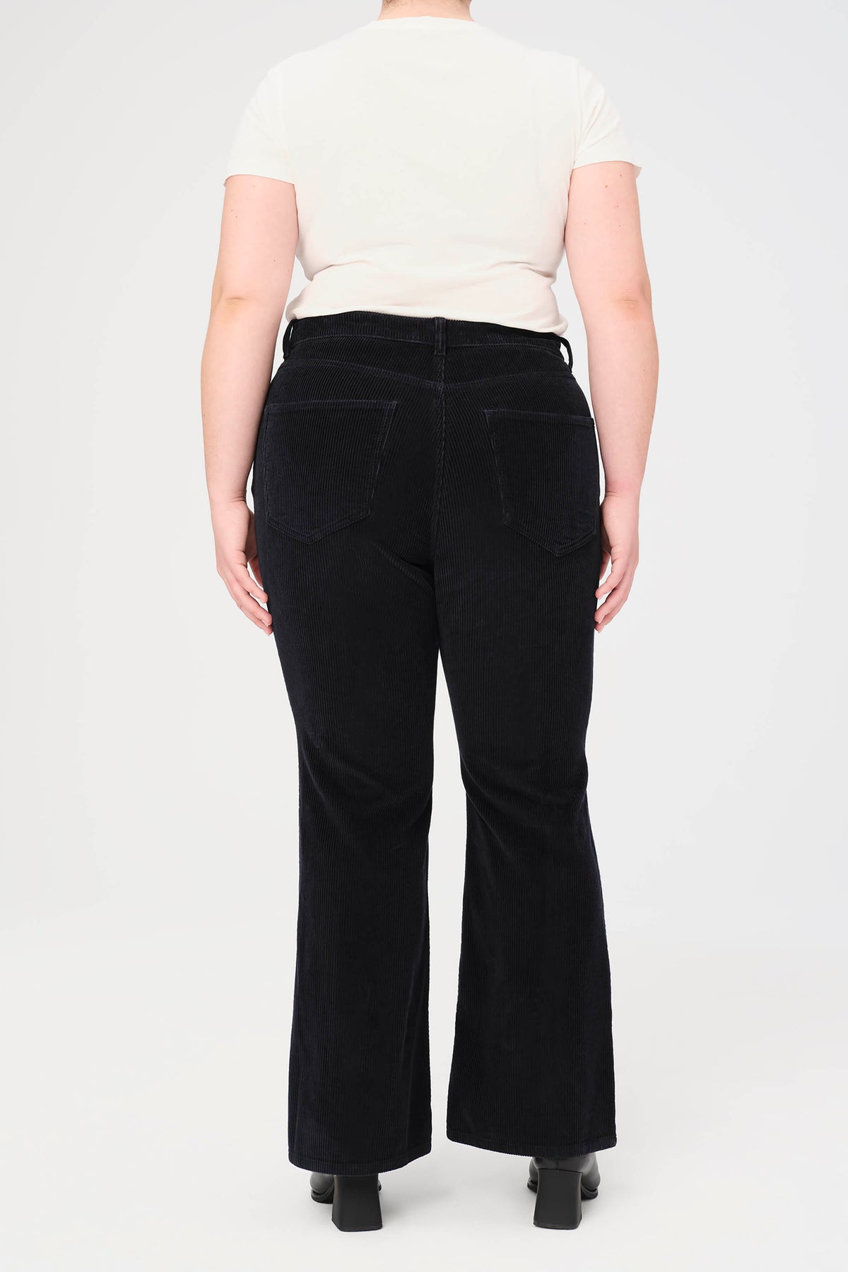 NAO PLUS - HIGH RISE BOOTCUT JEANS | KNIGHT