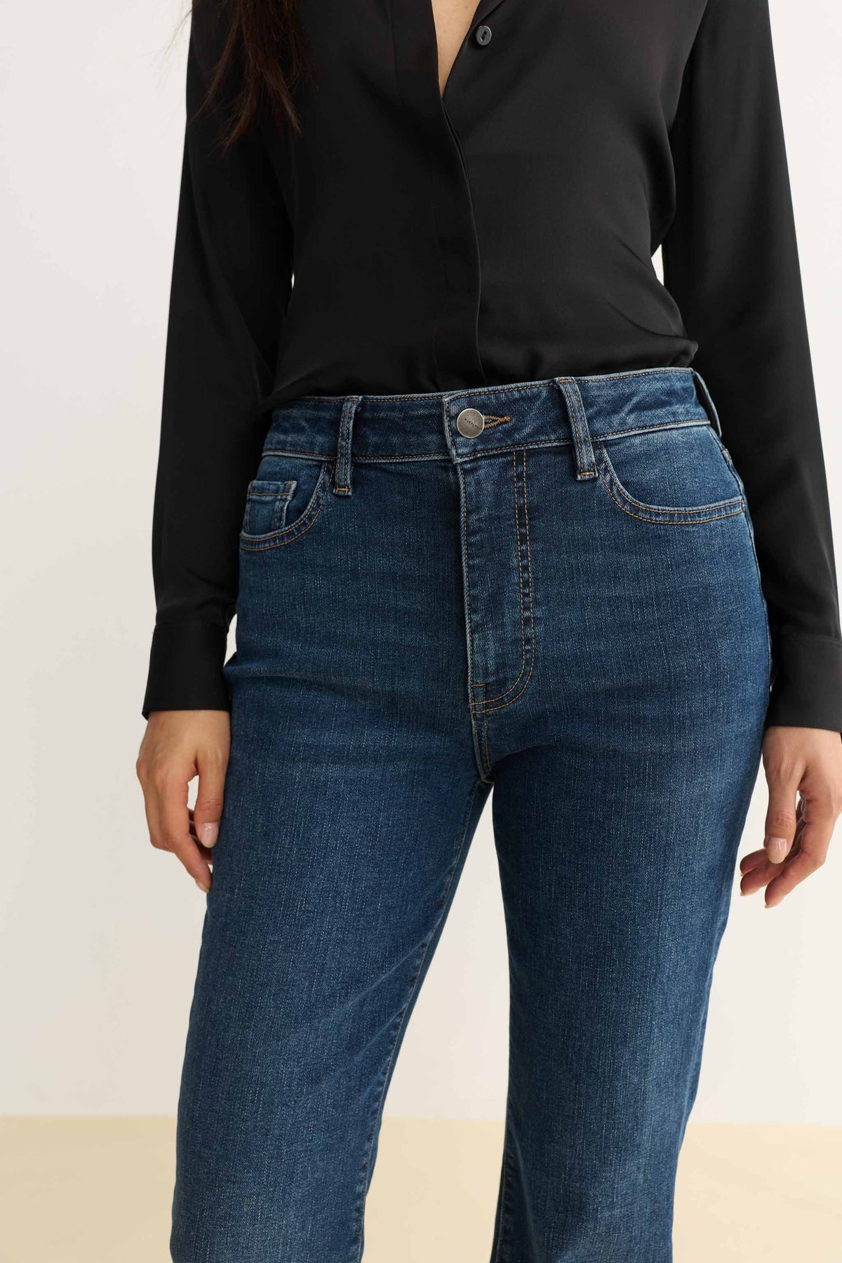 NAO STRETCH - HIGH RISE BOOTCUT JEANS | PORTER