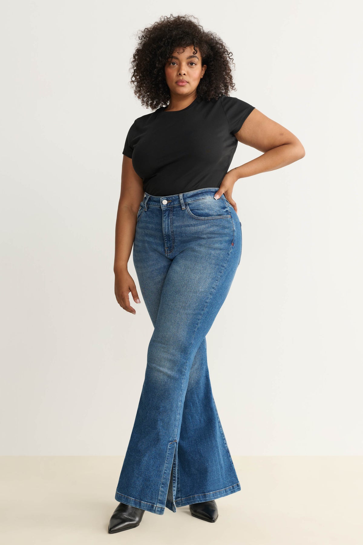 MIA PLUS - FLARE JEANS | ROWDY