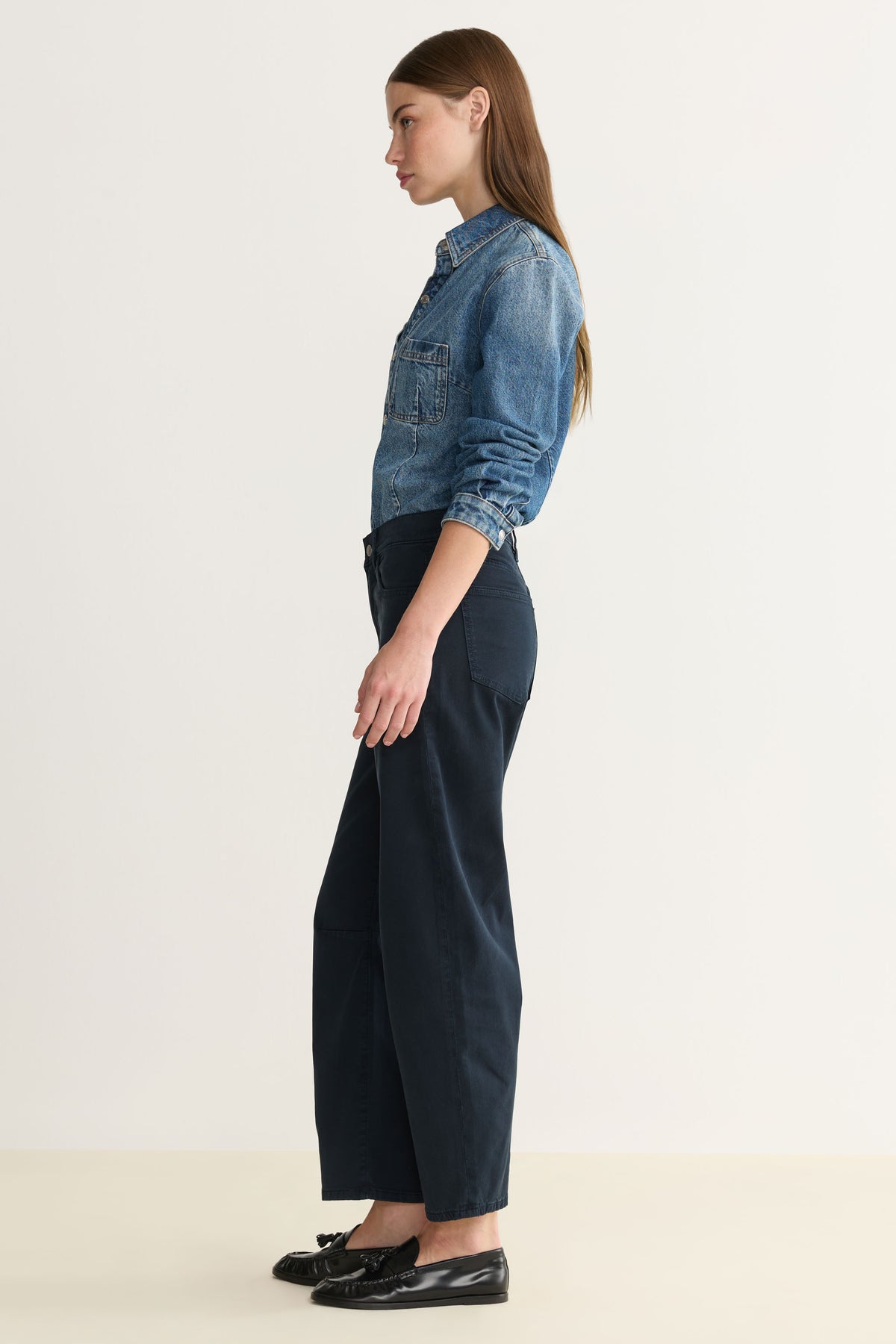 BNA TWILL - SOFT CURVE BARREL PANTS | CARBON BLUE