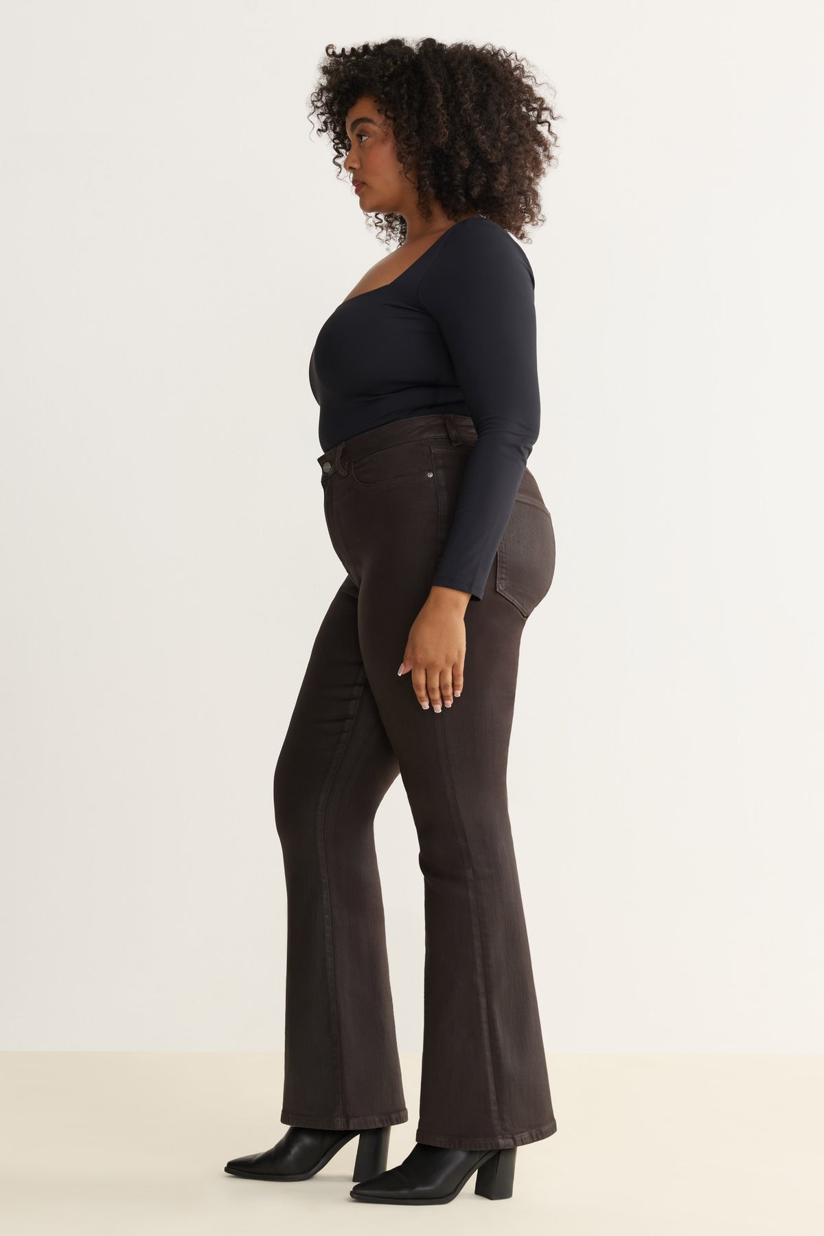 NAO STRETCH PLUS - HIGH RISE BOOTCUT JEANS | COATED AMERICANO