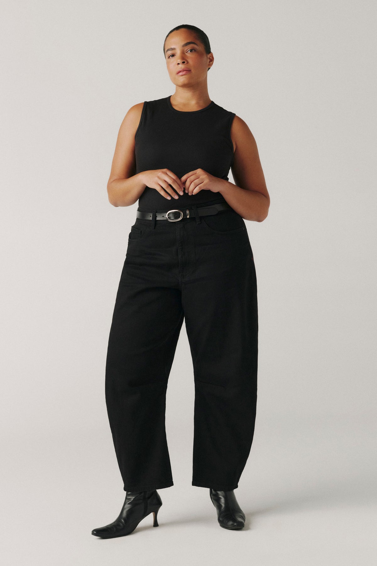 BNA PLUS  - SOFT CURVE BARREL JEANS | INKWELL
