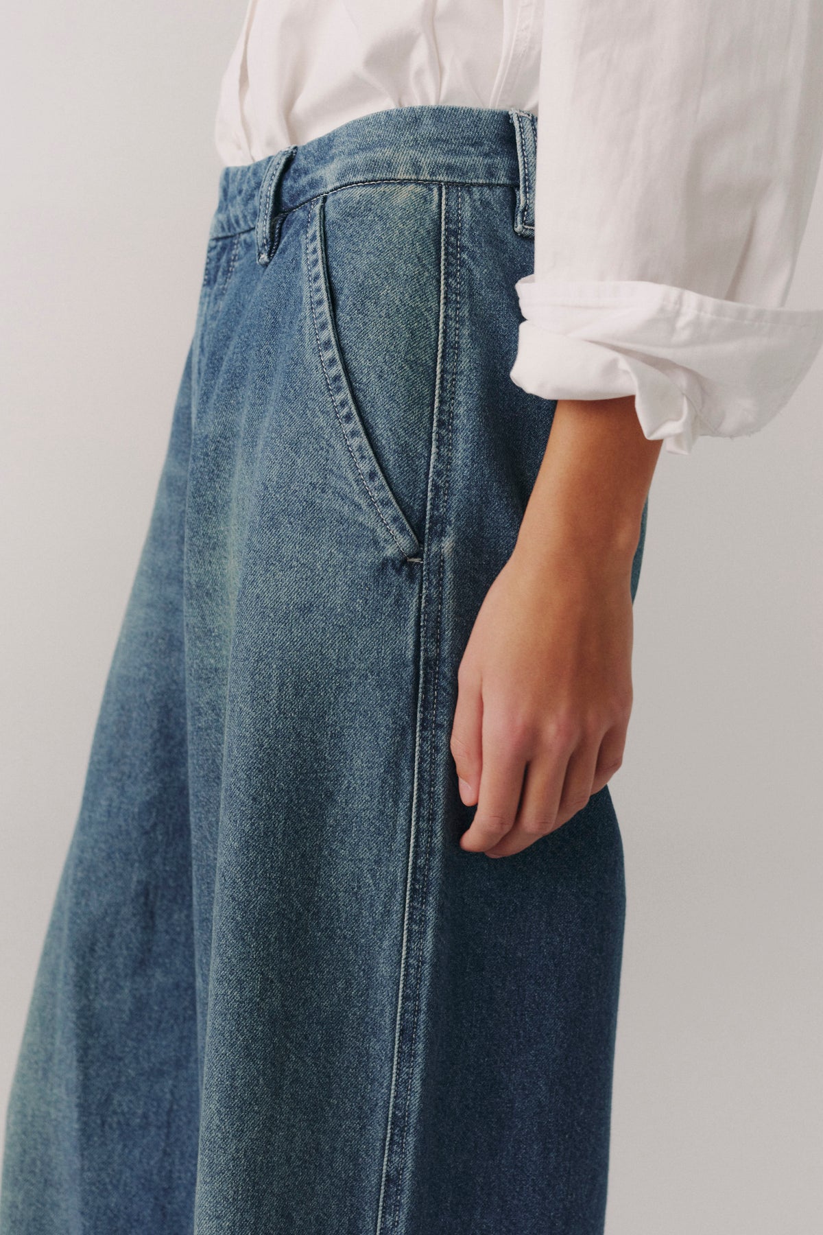 The Venetian Wide Leg Trouser - Blue Mid-Rise Trouser 32