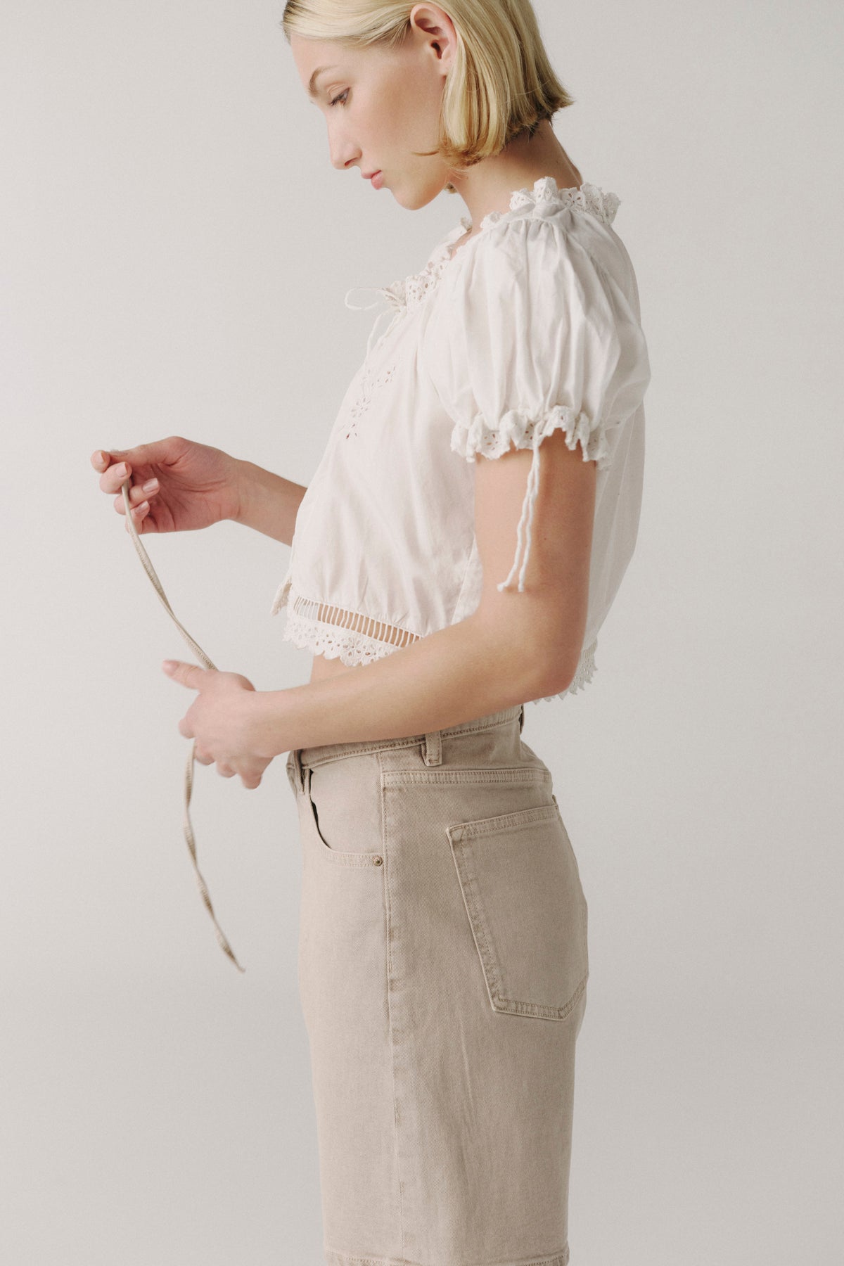 BNA - SOFT CURVE SHORT | SAND DOLLAR