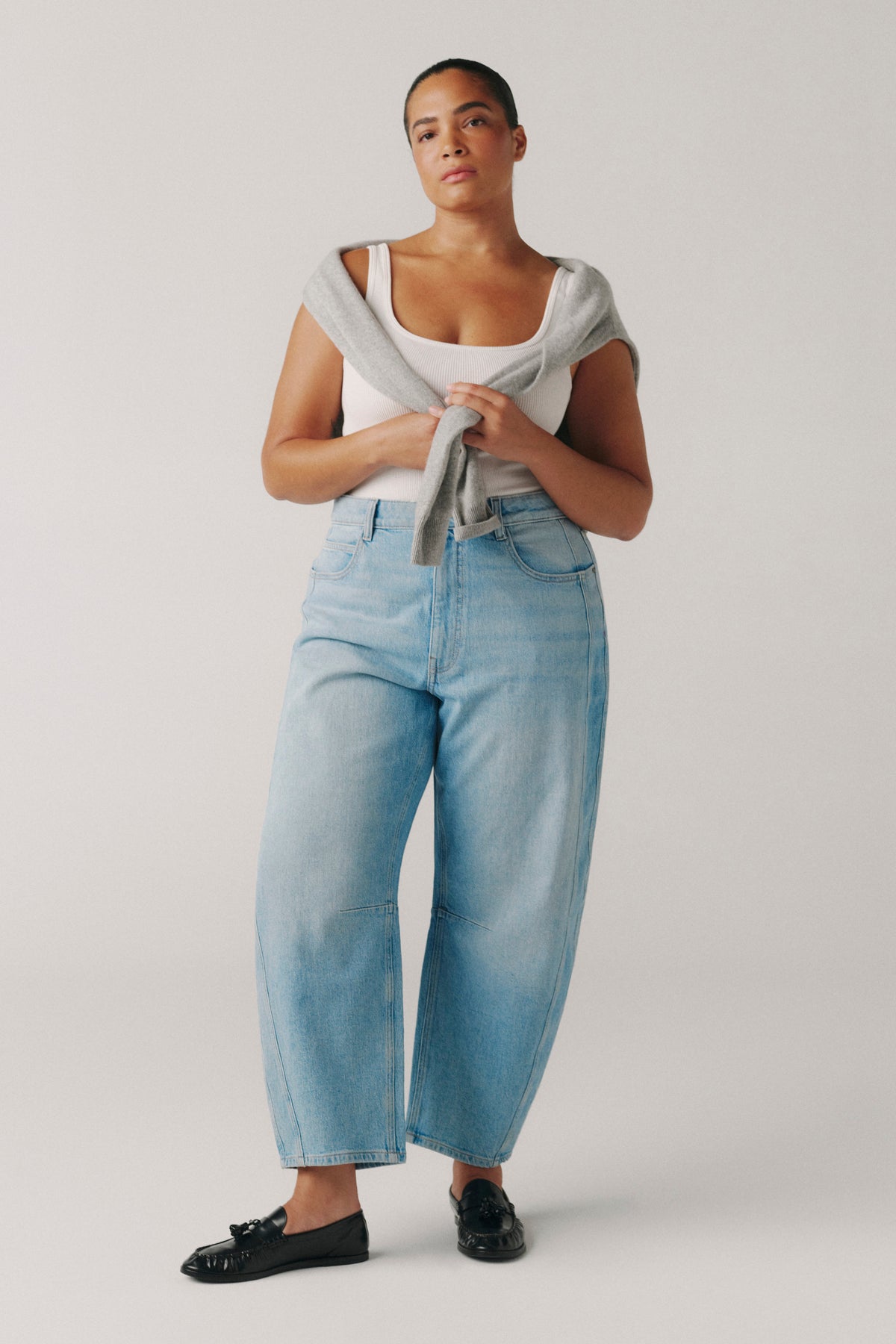 BNA PLUS  - SOFT CURVE BARREL JEANS | NEW ROMANTICS