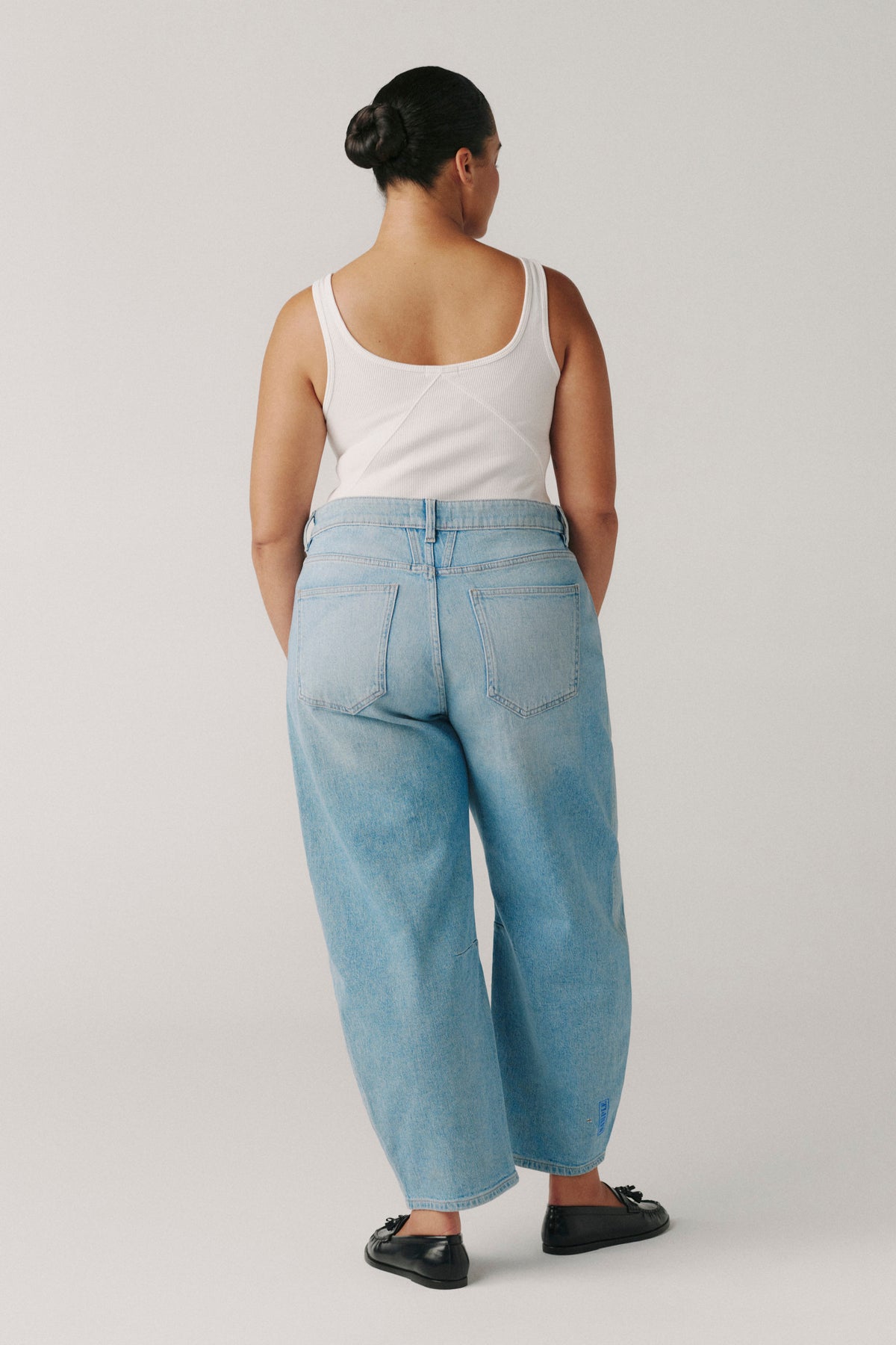BNA PLUS  - SOFT CURVE BARREL JEANS | NEW ROMANTICS