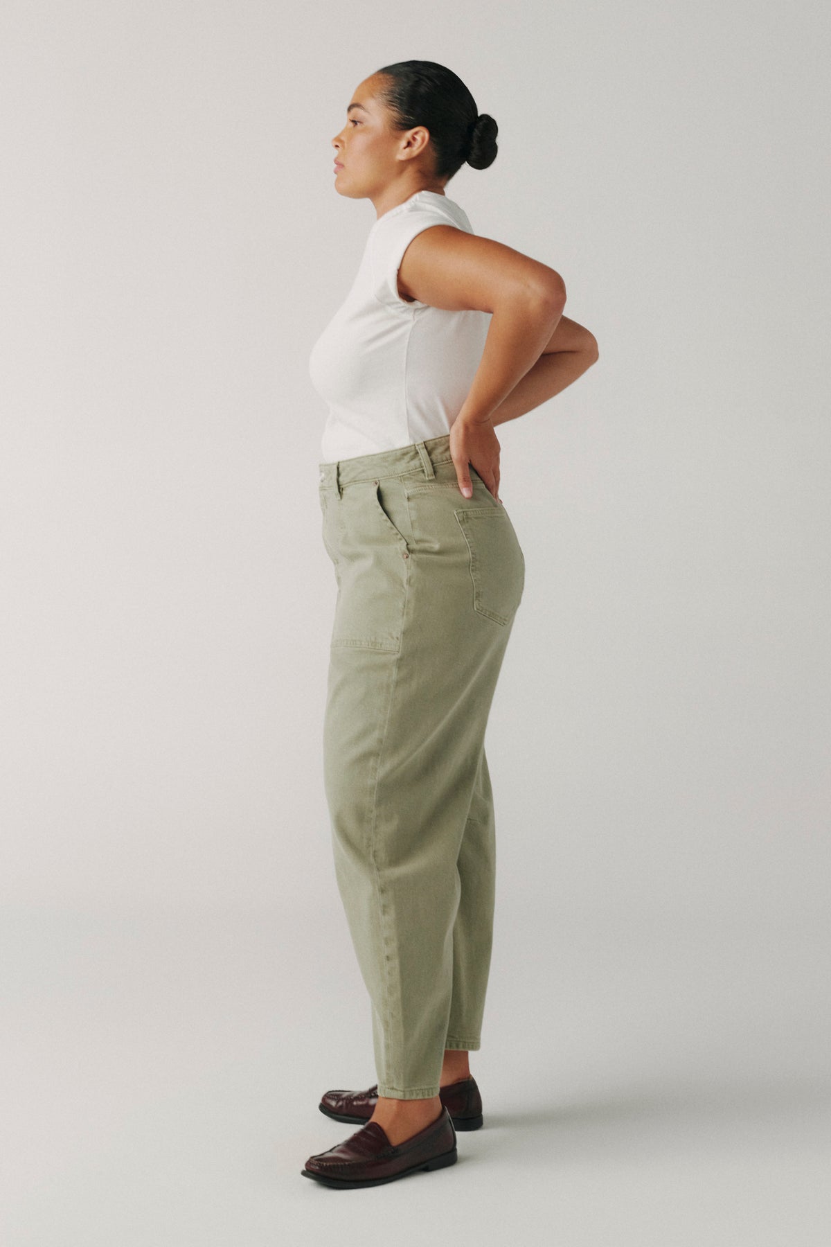 BNA PLUS  - SOFT CURVE BARREL JEANS | LAUREL GREEN