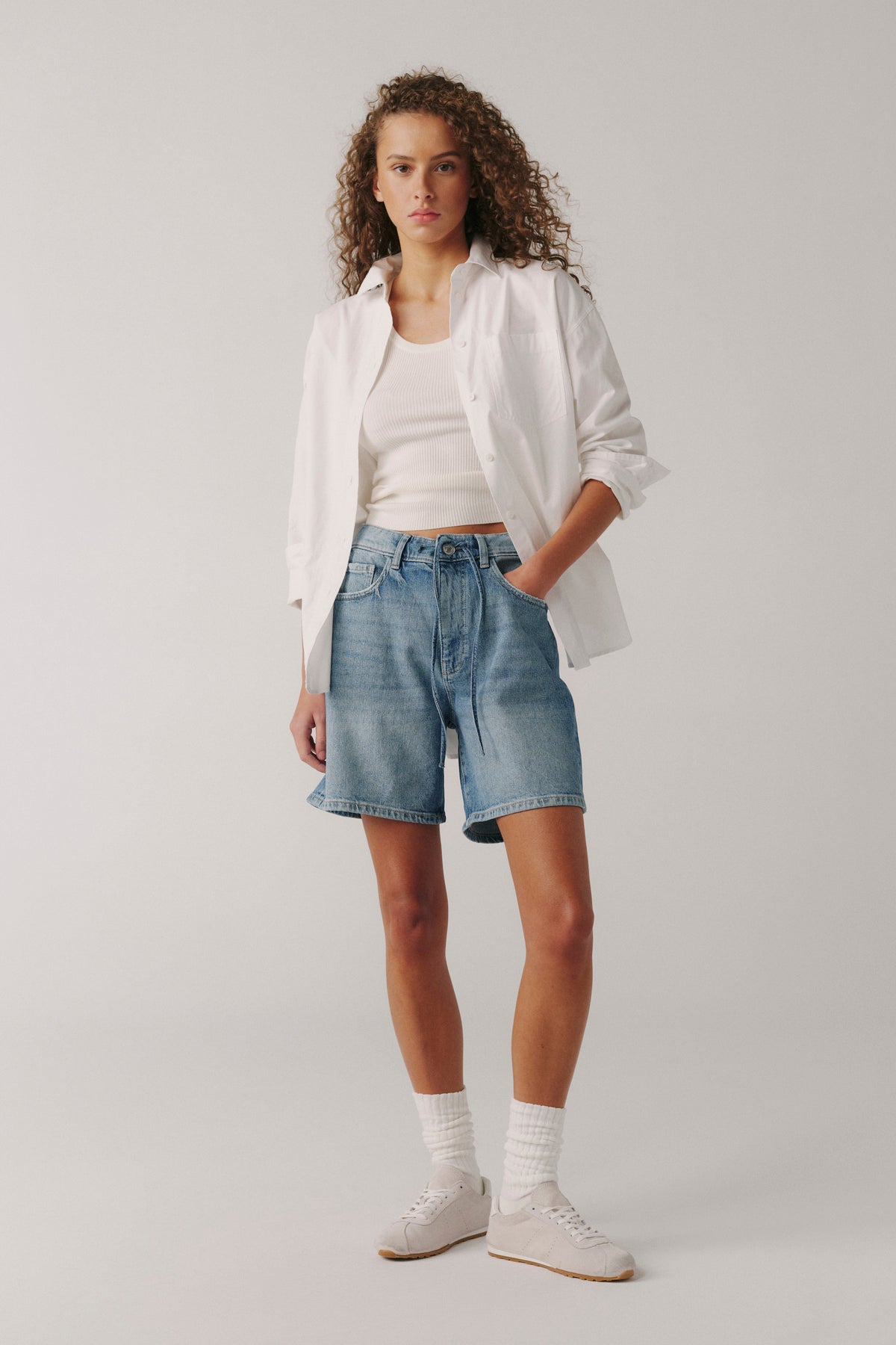 BNA - SOFT CURVE SHORT | OUTTA SIGHT
