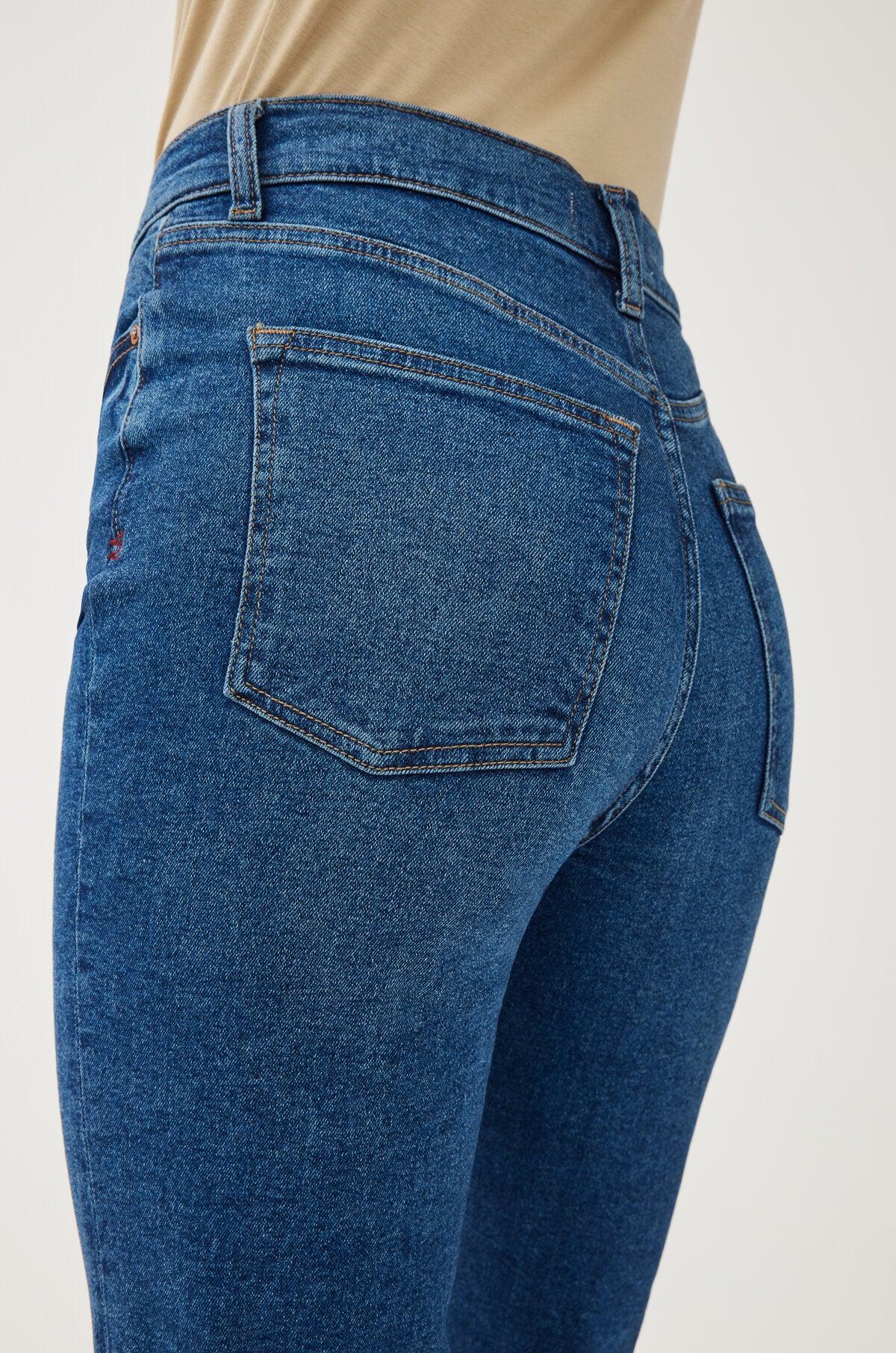 ASE - HIGH RISE STRAIGHT JEANS | SEABORN
