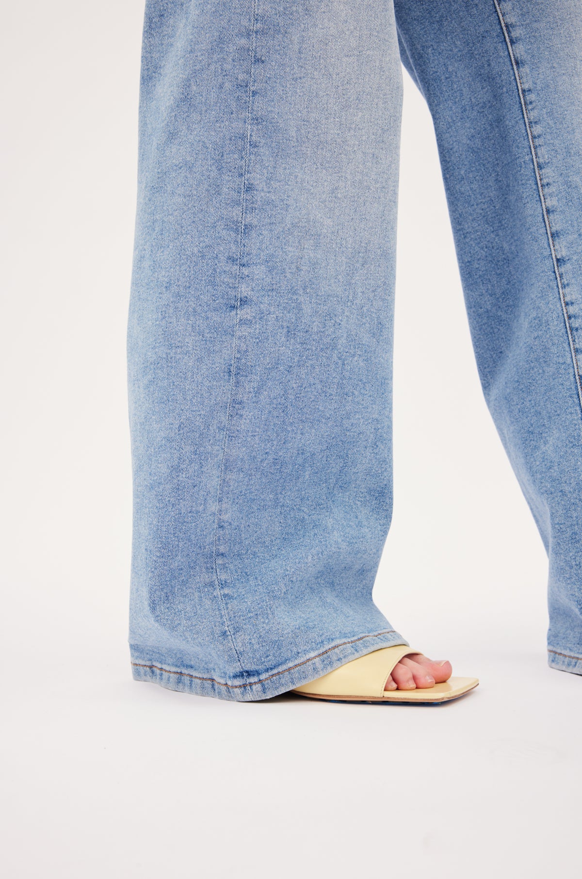 HOU - RELAXED WIDE LEG JEANS | WILLOW